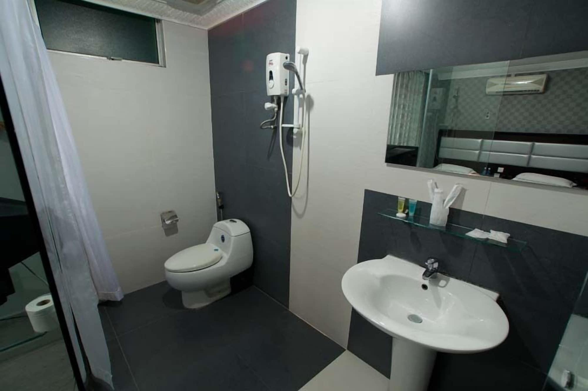 T Hotel Johor Bahru Skudai Exterior foto