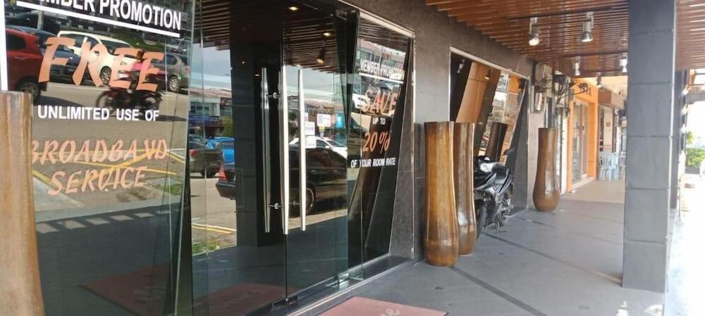 T Hotel Johor Bahru Skudai Exterior foto